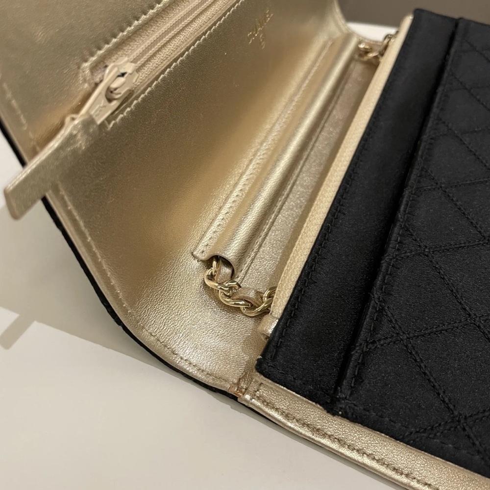 Chanel Quilted Wallet On Chain - Picture 9 of 11